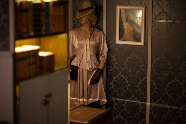 Lady in red - pakohuone helsinki 5