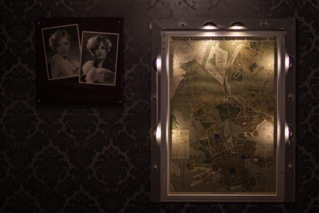 Lady in red - pakohuone helsinki 7