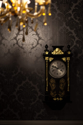 Lady in red - pakohuone helsinki 8